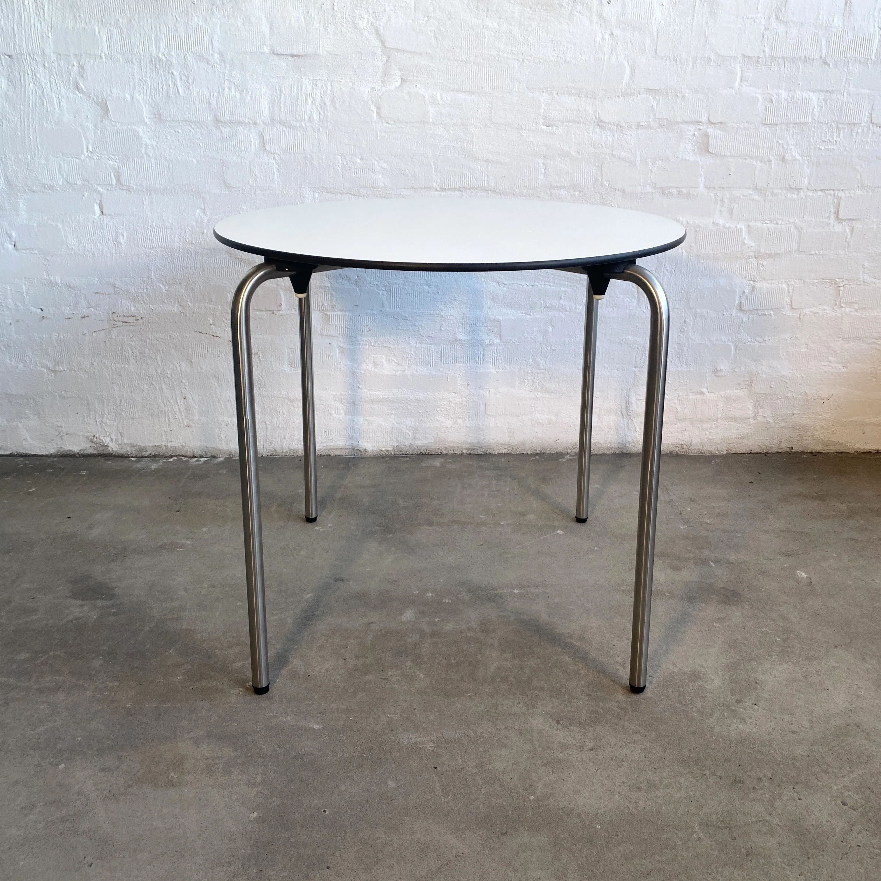 Vitra - Standard Table rund - weiß/Edelstahl - Outdoor - TOP Zustand - Image 8
