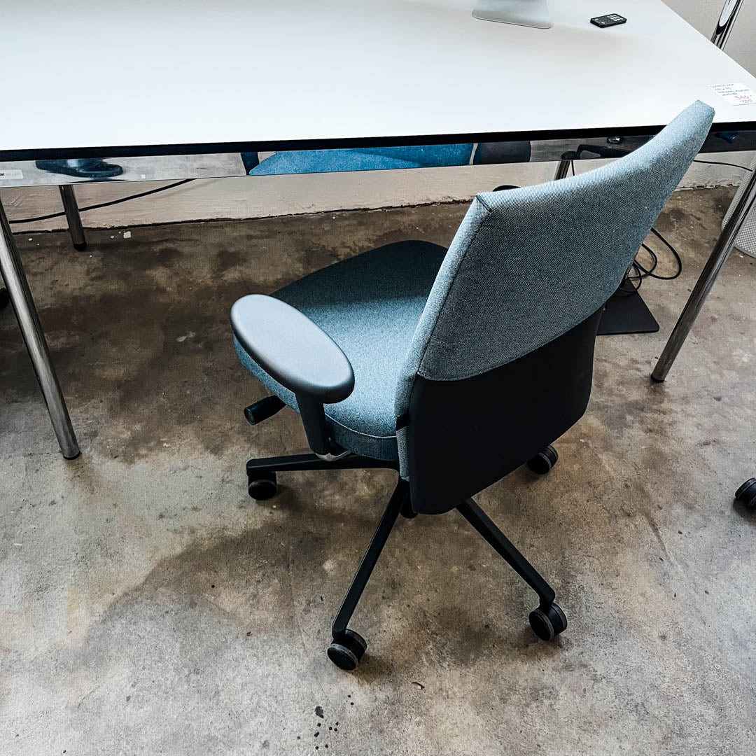 10er Set - Vitra -  ID Soft - Bürodrehstuhl - eisblau/schwarz - Antonio Citterio - sehr guter gebrauchter Zustand - Image 16