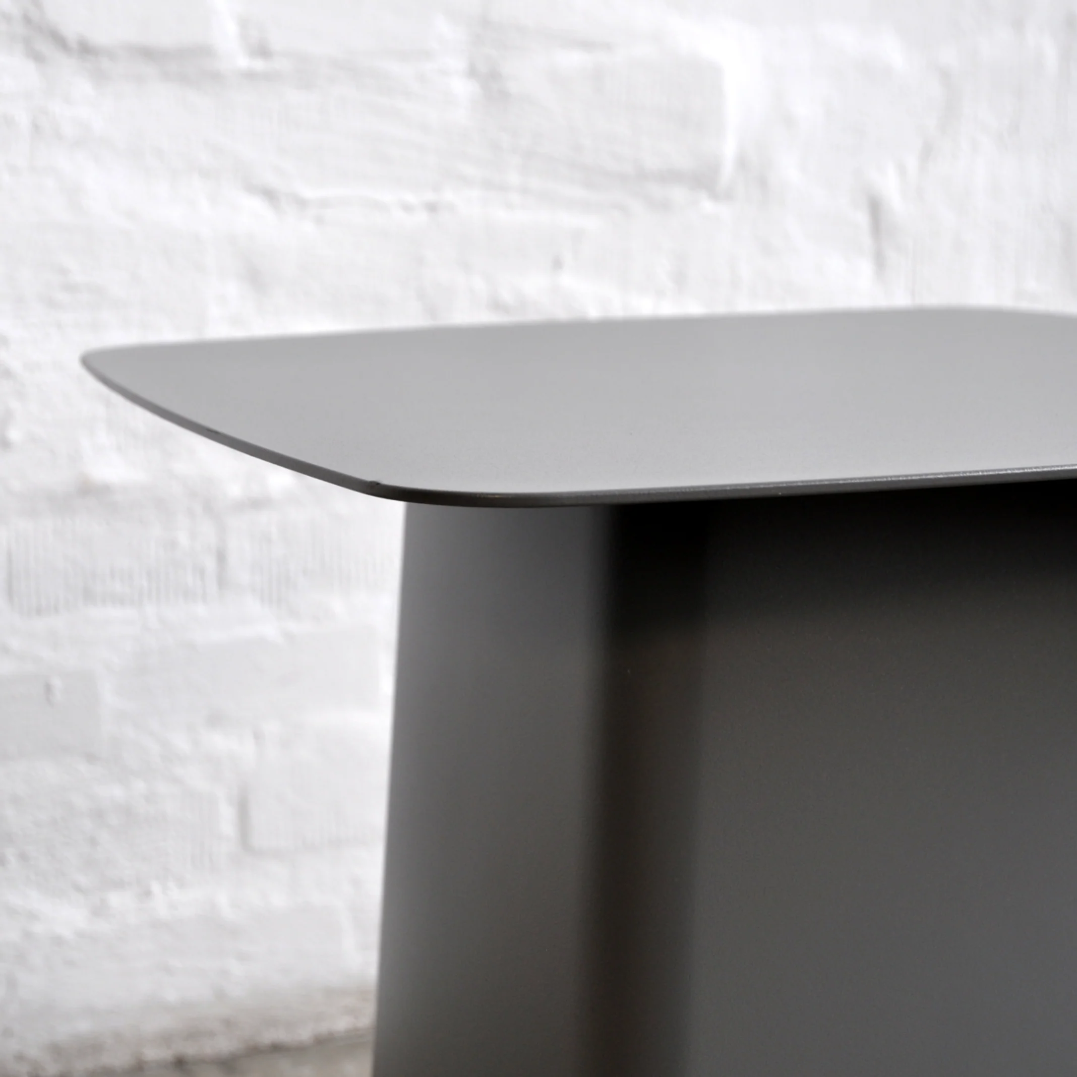 Vitra - Metal Side Table - Beistelltisch - Mittel - Outdoor - dimgrey - Ronan & Erwan Bouroullec - gebrauchter TOP Zustand - Image 5