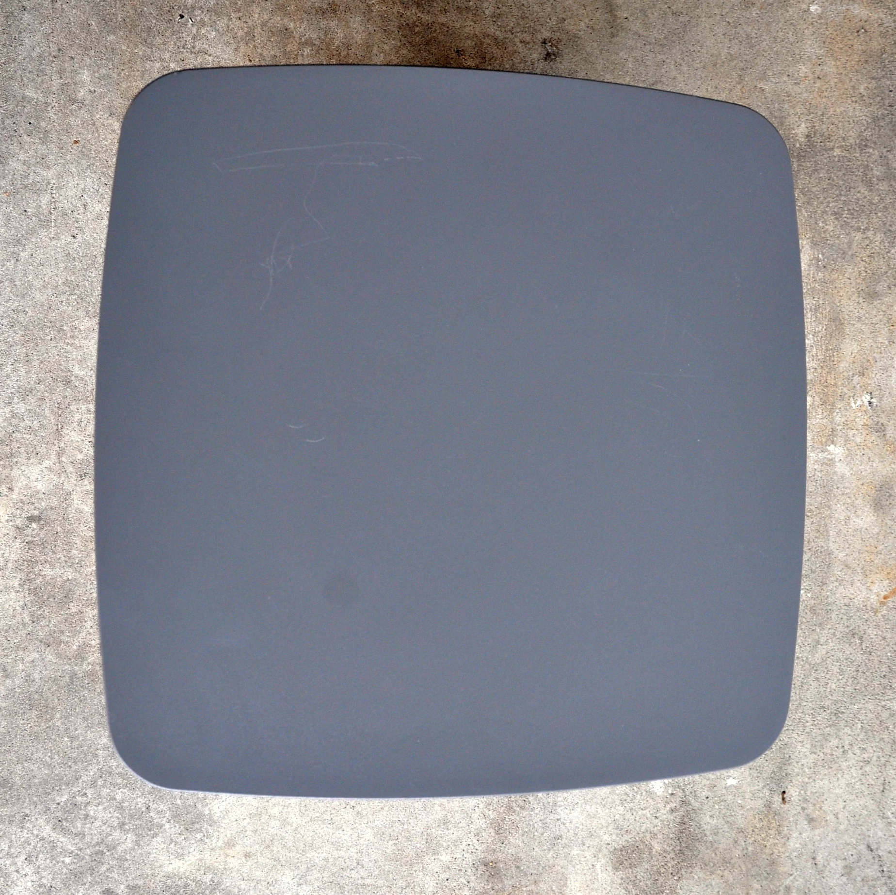 Vitra - Metal Side Table - Beistelltisch - Mittel - Outdoor - dimgrey - Ronan & Erwan Bouroullec - gebrauchter TOP Zustand - Image 6