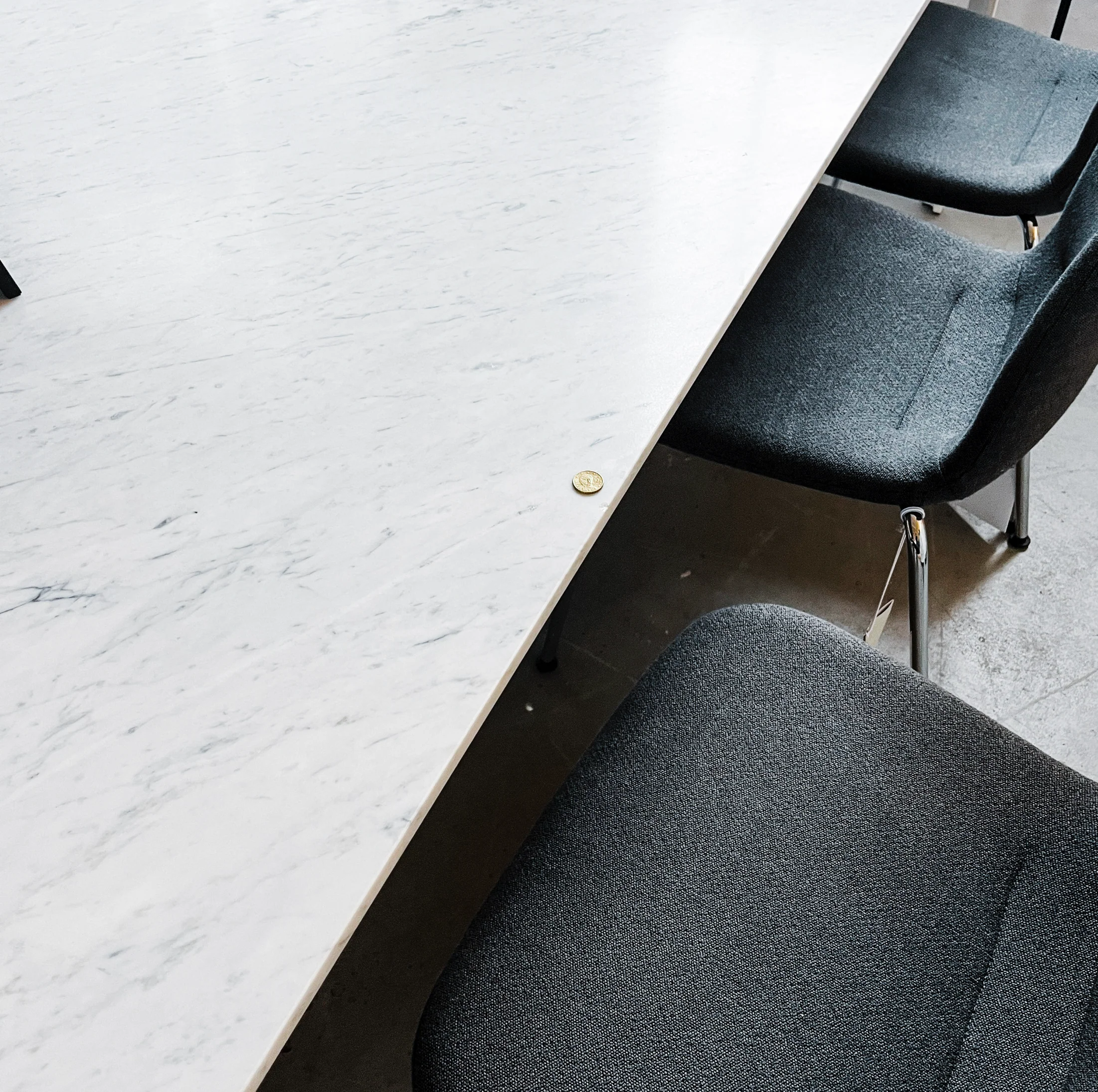 Vitra - Plate Dining Table - Tisch - Marmor weiß - Jasper Morrison - 220 x 100 cm - sehr guter gebrauchter Zustand - Image 10